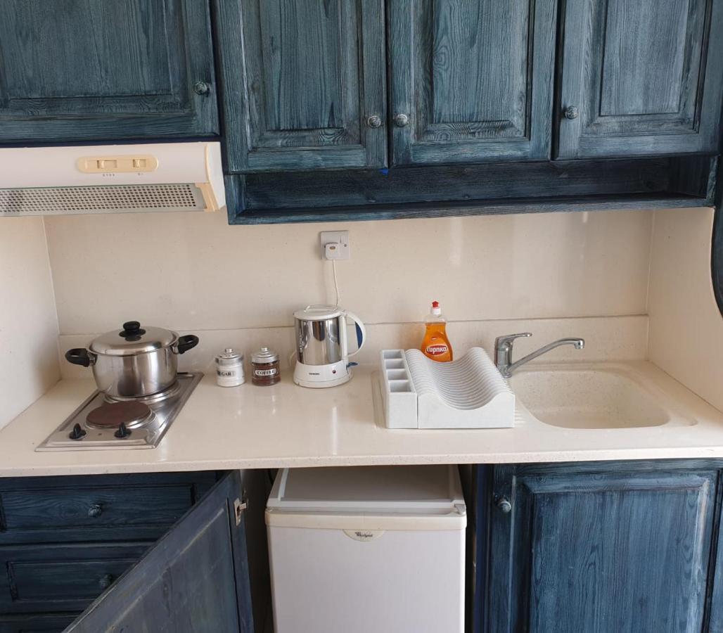 Seaview Sunset Holiday Apartments Пафос Екстериор снимка