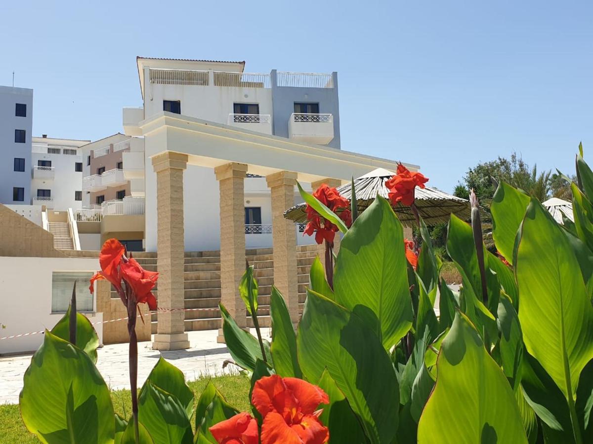 Seaview Sunset Holiday Apartments Пафос Екстериор снимка